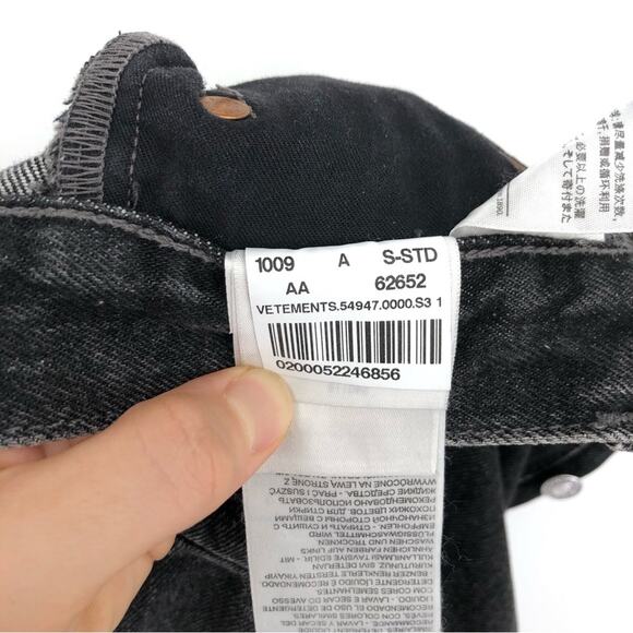 VETEMENTS x LEVI'S 2018 Reworked Zip Jeans Washed Black S - Picture 10 of 14